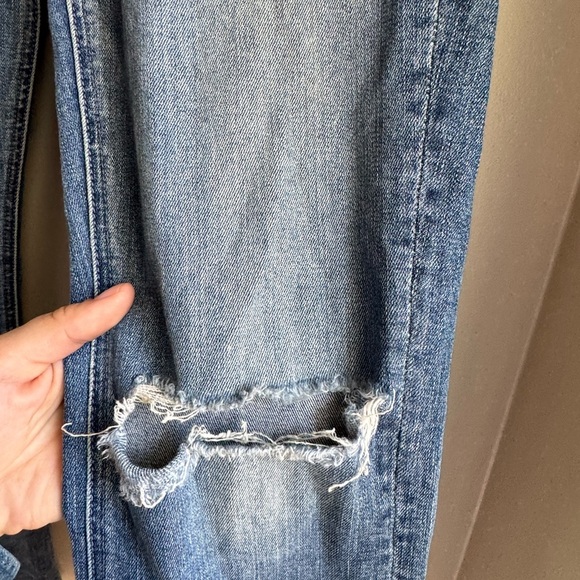 MOTHER Mid Rise Dazzler Ankle Fray Jeans Distressed Knees Weekend Warrior 27 - Picture 3 of 7